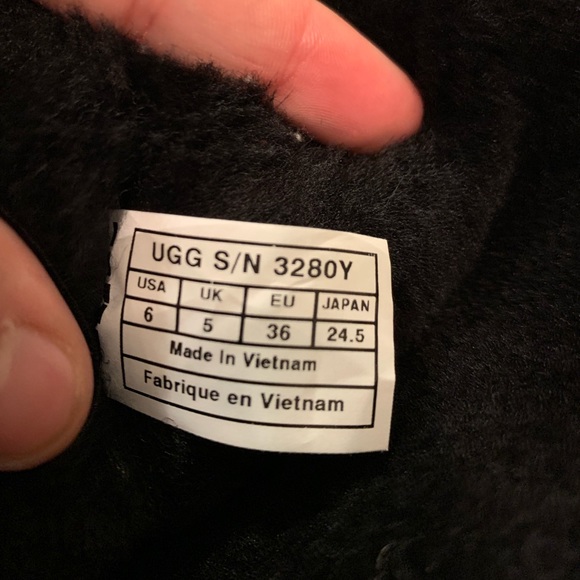 Black Uggs - Picture 3 of 4